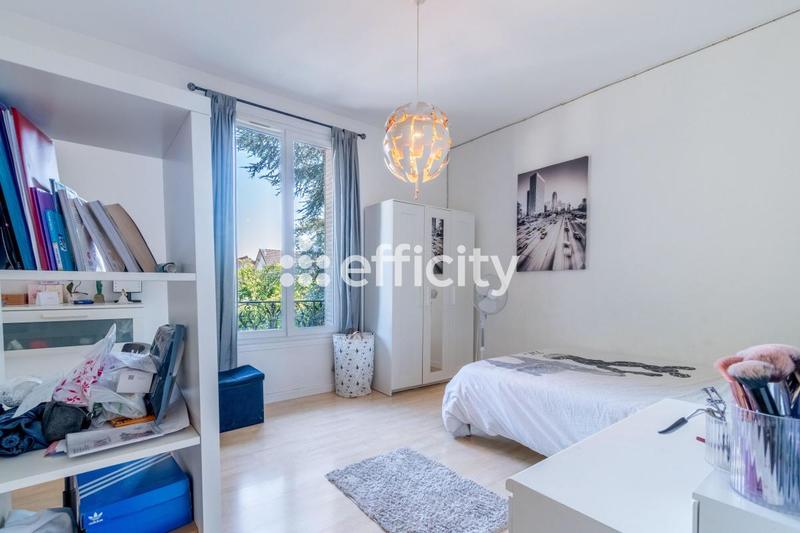 Maison - 182 m² - 8 pièces