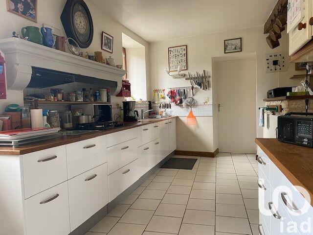 Maison - 221 m² - 5 pièces