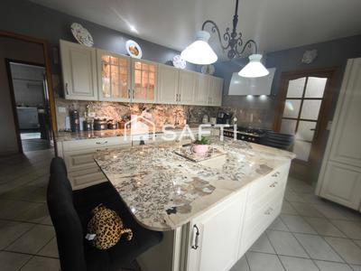 Maison - 185 m² - 5 pièces