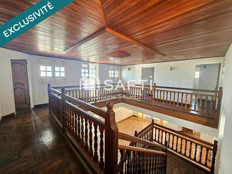 Maison - 207 m² - 7 pièces