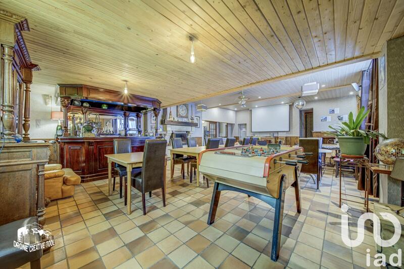 Maison - 453 m² - 14 pièces