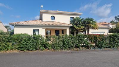 Maison - 137 m² - 5 pièces