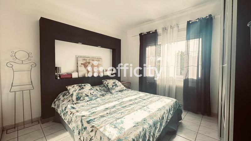 Maison - 215 m² - 7 pièces