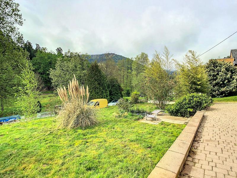 Maison - 233 m² - 8 pièces