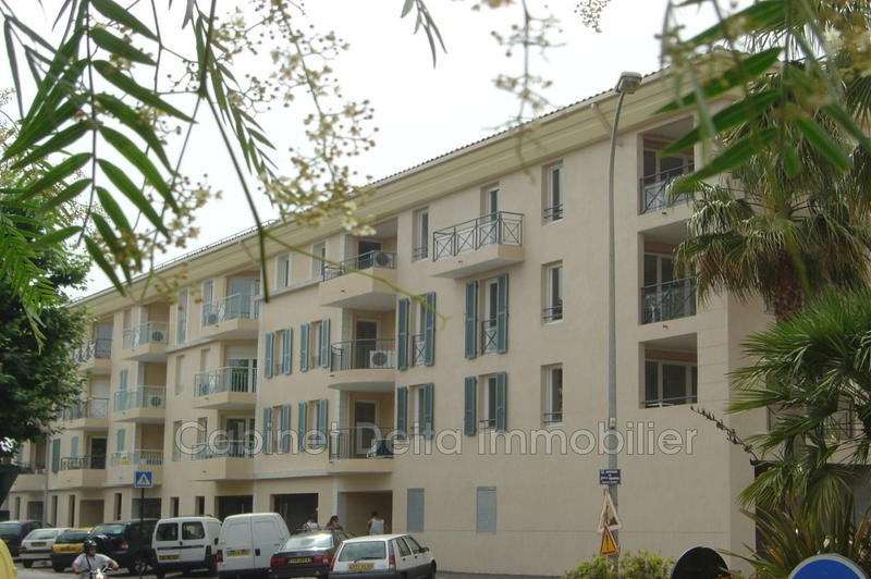 Parking / Garage - 3 m²