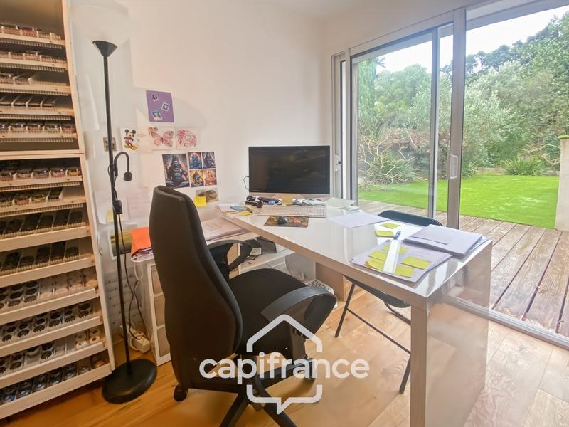 Maison - 220 m² - 8 pièces