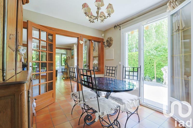 Maison - 203 m² - 9 pièces