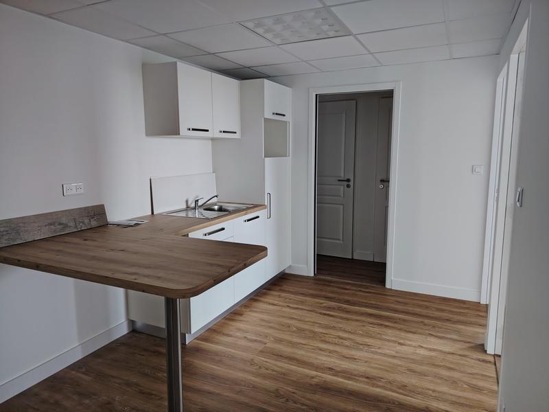 Bureau - 87 m² - 5 pièces