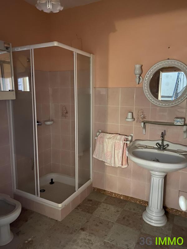 Maison - 254 m² - 8 pièces