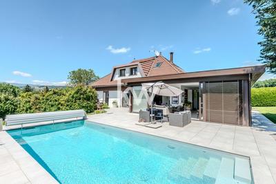 Maison - 262 m² - 8 pièces