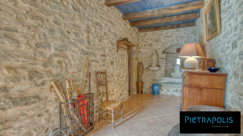 Maison - 261 m² - 8 pièces