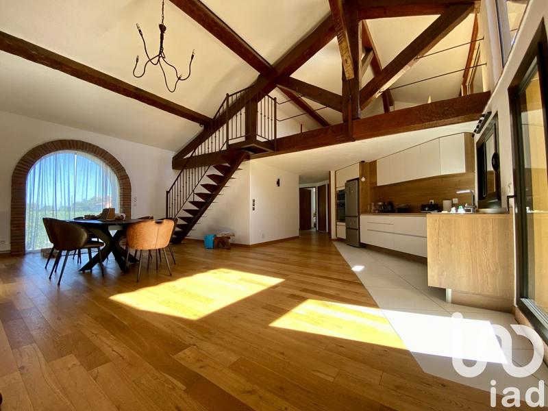 Maison - 200 m² - 6 pièces