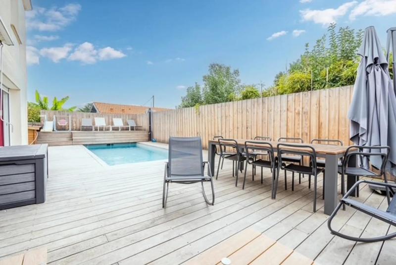 Maison - 232 m² - 8 pièces