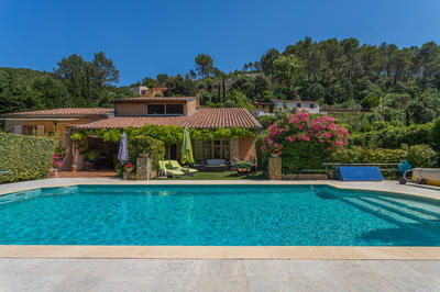 Maison - 250 m² - 9 pièces