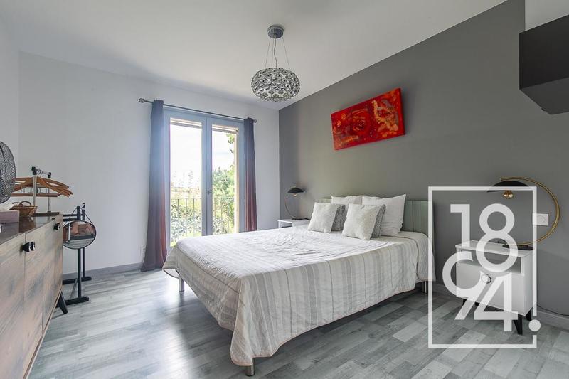 Maison - 397 m² - 7 pièces