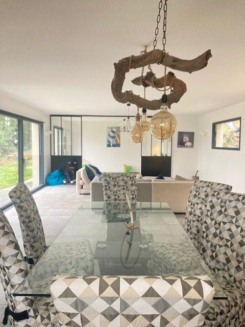 Maison - 201 m² - 6 pièces