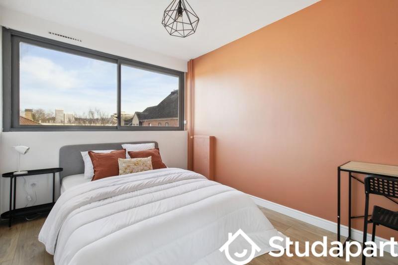 Chambre - 105 m² - 1 pièce