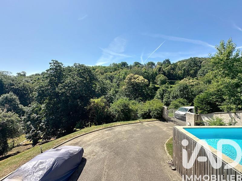 Maison - 185 m² - 8 pièces