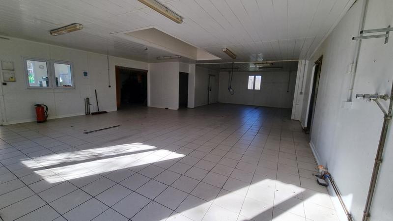 Maison - 200 m² - 2 pièces