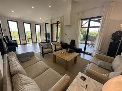 Villa - 211 m² - 9 pièces