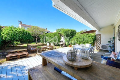 Maison traditionnelle - 110 m² - 5 pièces