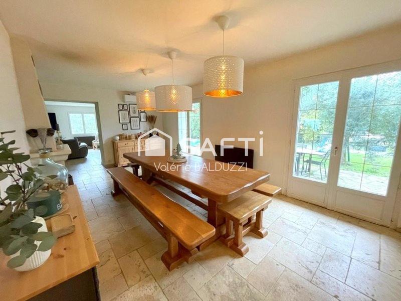 Maison - 205 m² - 7 pièces