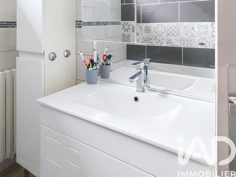 Maison - 195 m² - 7 pièces