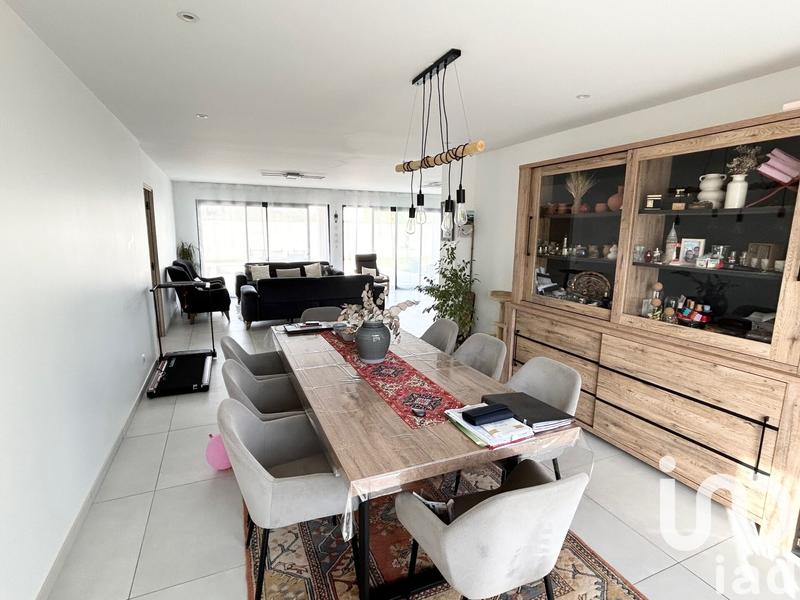 Maison - 198 m² - 6 pièces
