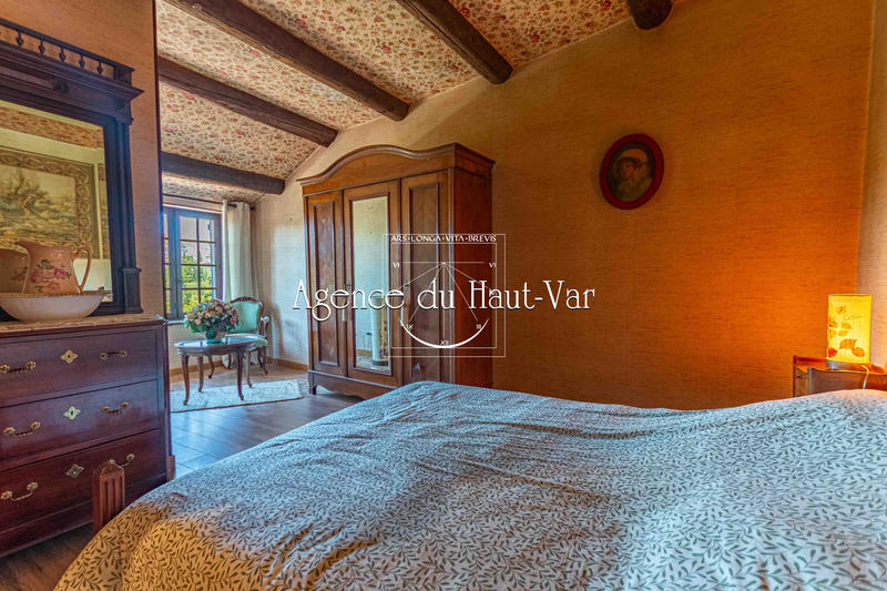 Villa - 213 m² - 7 pièces