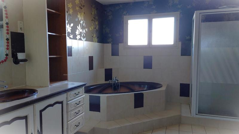 Maison - 228 m² - 6 pièces