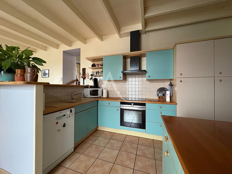 Maison - 247 m² - 8 pièces