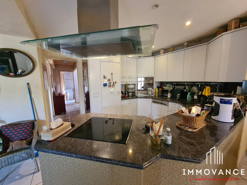 Appartement - 93 m² - 5 pièces