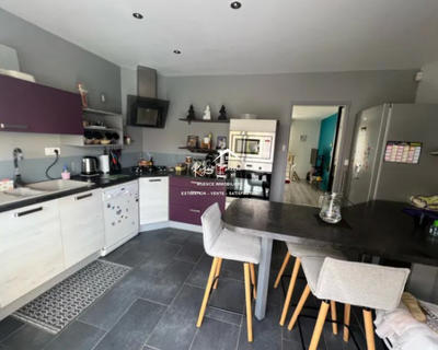 Maison traditionnelle - 97 m² - 5 pièces