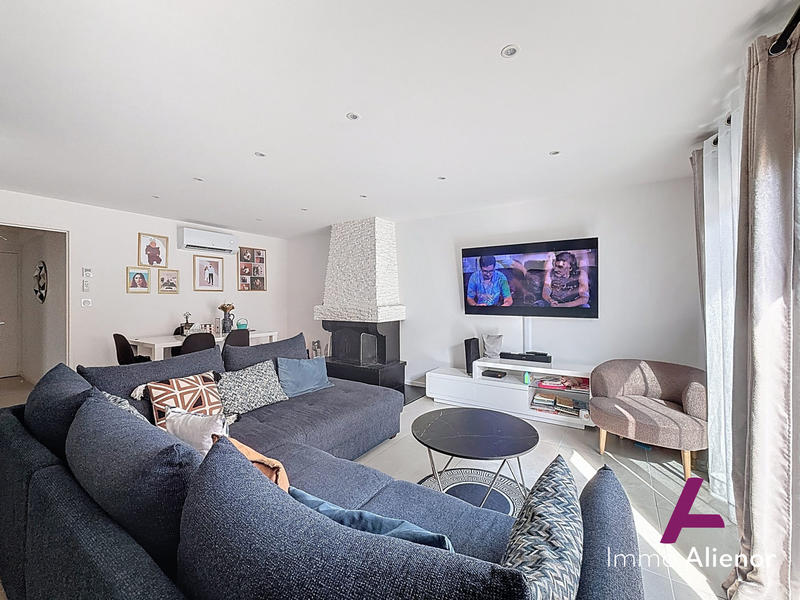 Maison traditionnelle - 86 m² - 4 pièces