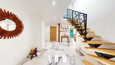 Maison - 206 m² - 6 pièces