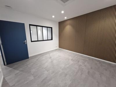 Bureau - 83 m²