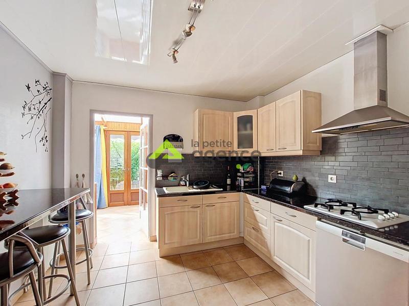 Maison - 170 m² - 8 pièces