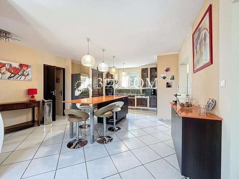 Maison - 182 m² - 8 pièces