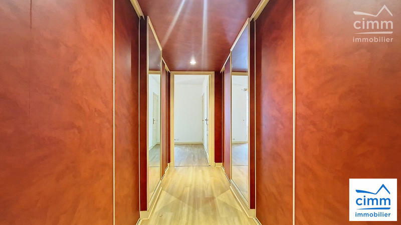 Maison - 209 m² - 7 pièces