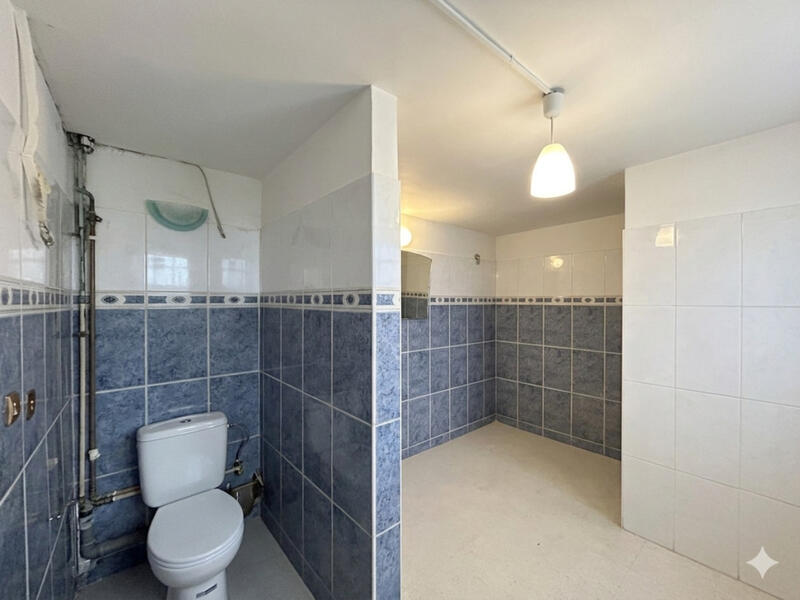 Local commercial - 113 m² - 3 pièces