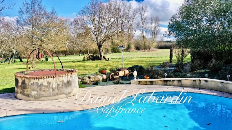 Maison - 217 m² - 6 pièces