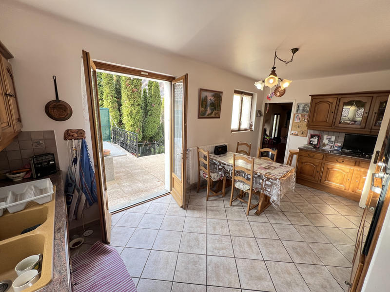 Maison - 287 m² - 10 pièces