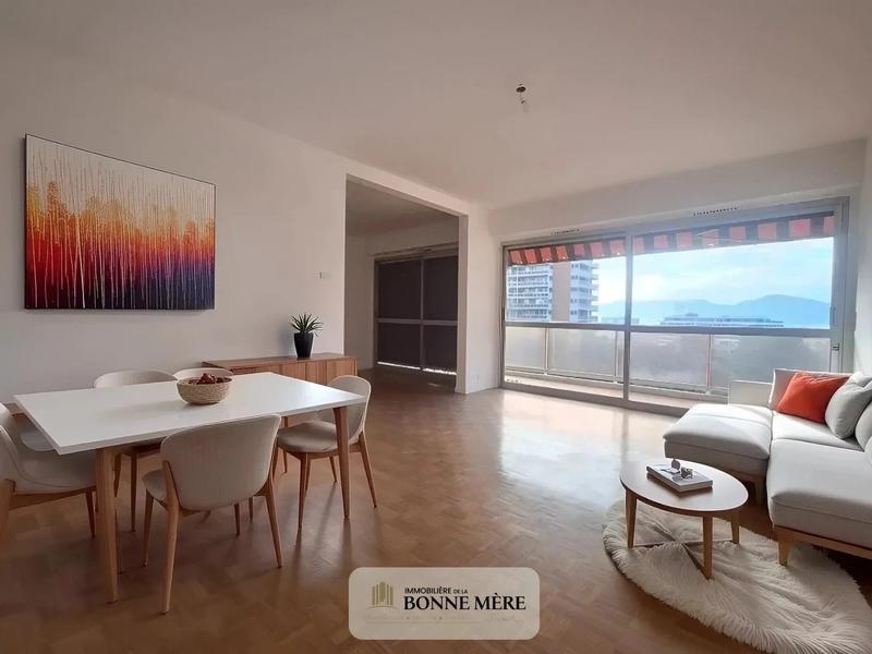 Appartement - 102 m² - 5 pièces