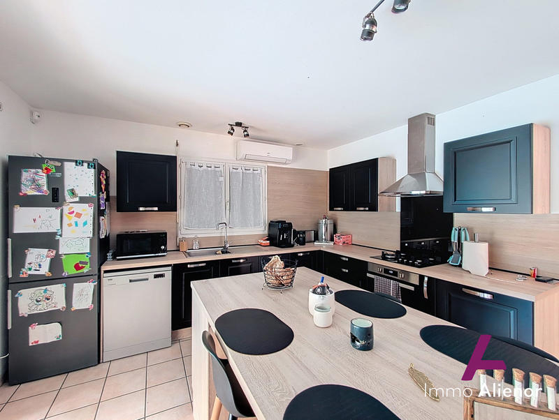 Maison - 98 m² - 4 pièces