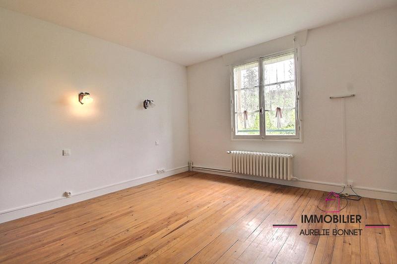 Maison - 275 m² - 14 pièces