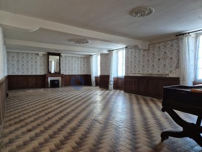 Maison ancienne - 279 m² - 8 pièces