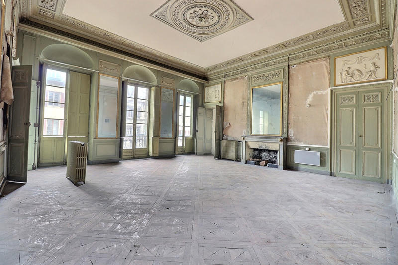 Appartement - 305 m² - 5 pièces