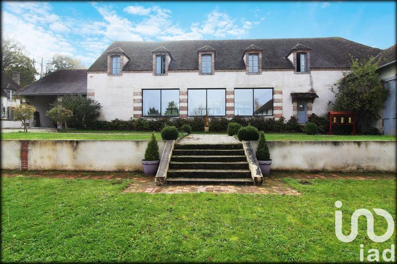 Maison - 1 500 m² - 25 pièces