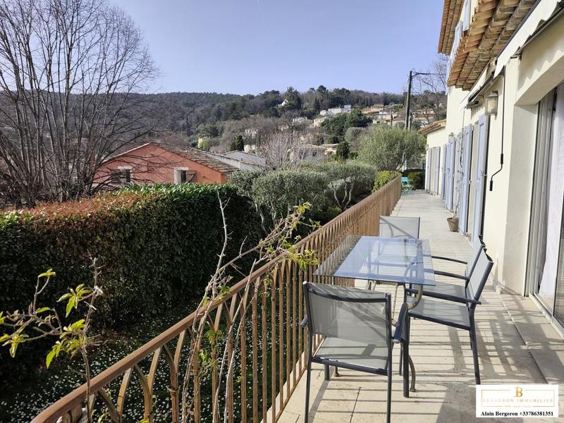 Villa - 196 m² - 5 pièces