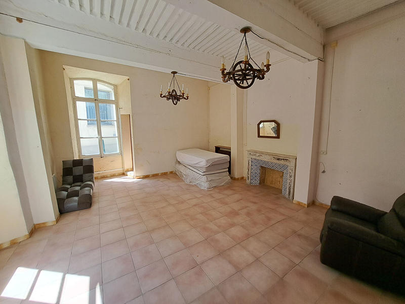 Maison - 221 m² - 8 pièces